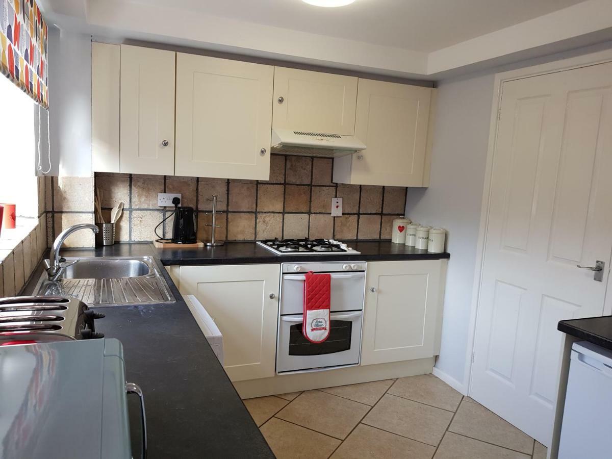 Penllech House - Huku Kwetu Notts - 3 Bedroom Spacious Lovely And Cosy With A Free Parking- Affordable And Suitable To Group Business Travellers Nottingham Exterior foto